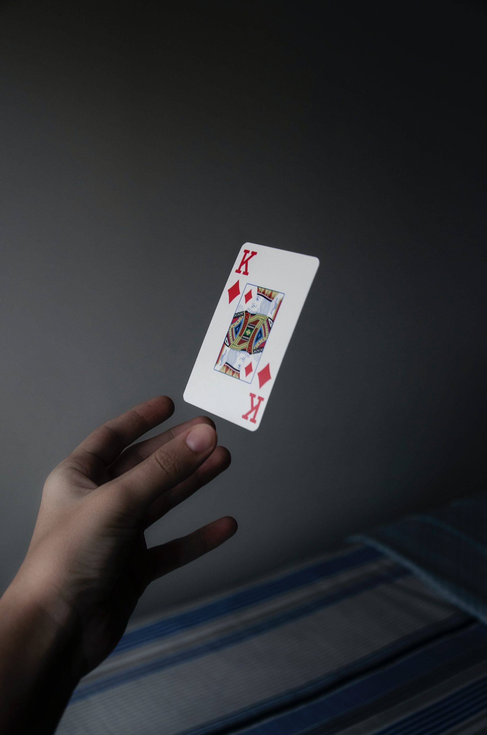 Poker Psychology: Reading Opponents for Bigger Wins
